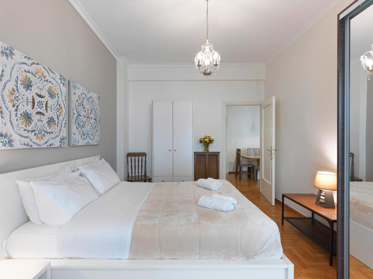Spacious City Center Apartment Атина Екстериор снимка