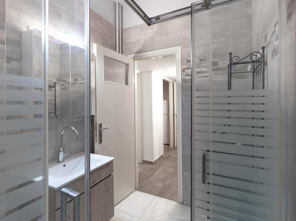Spacious City Center Apartment Атина Екстериор снимка