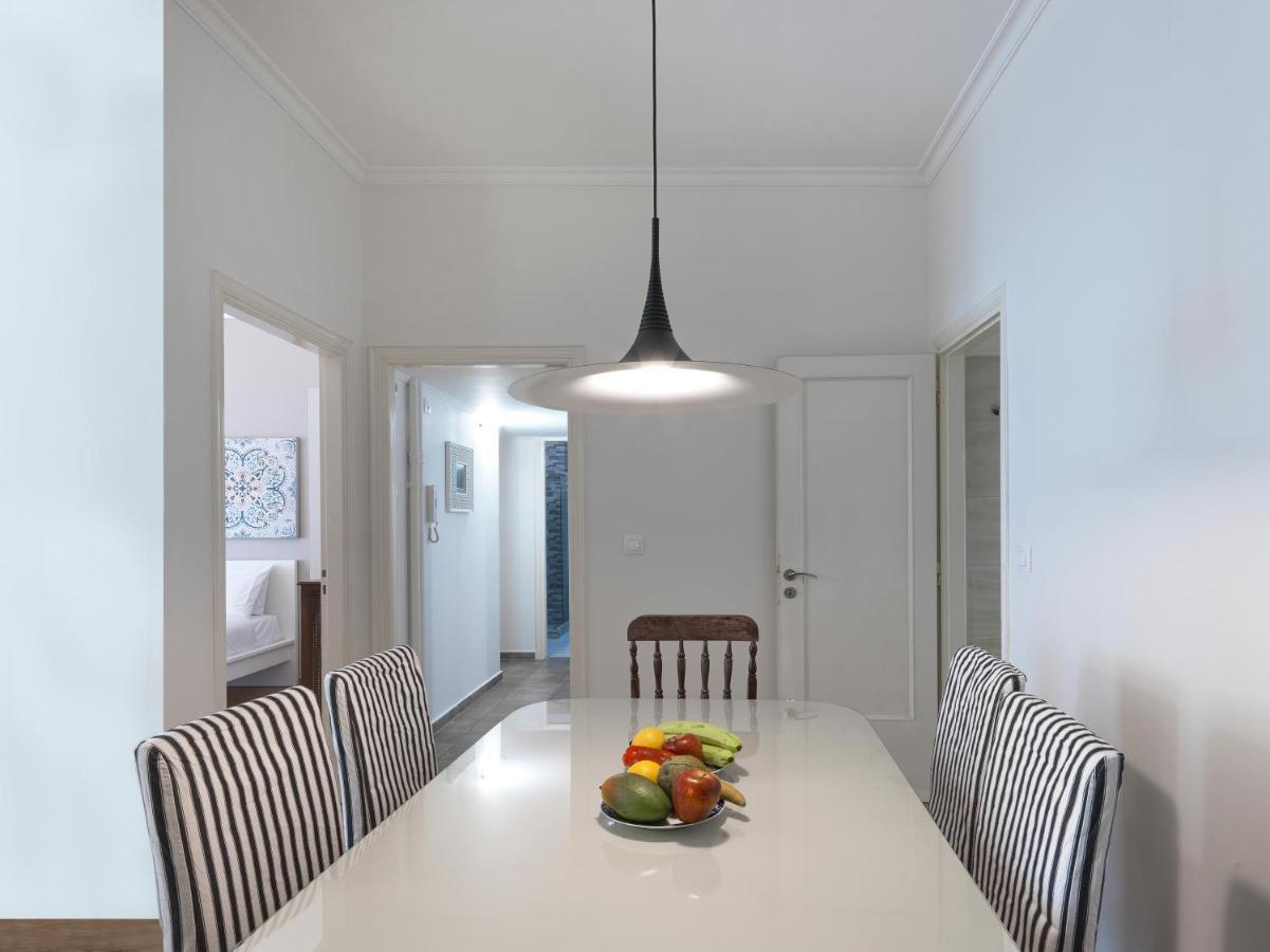 Spacious City Center Apartment Атина Екстериор снимка