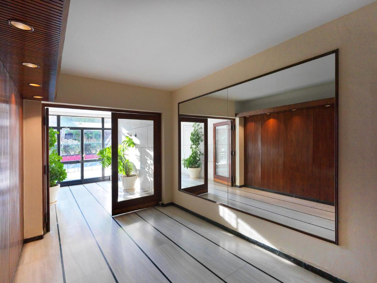 Spacious City Center Apartment Атина Екстериор снимка