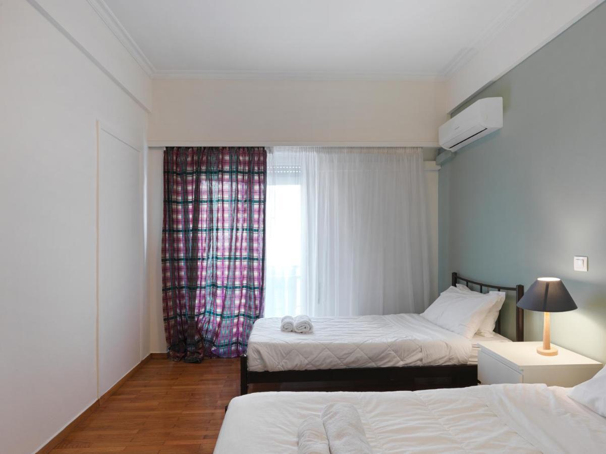 Spacious City Center Apartment Атина Екстериор снимка